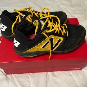 Men’s baseball cleats